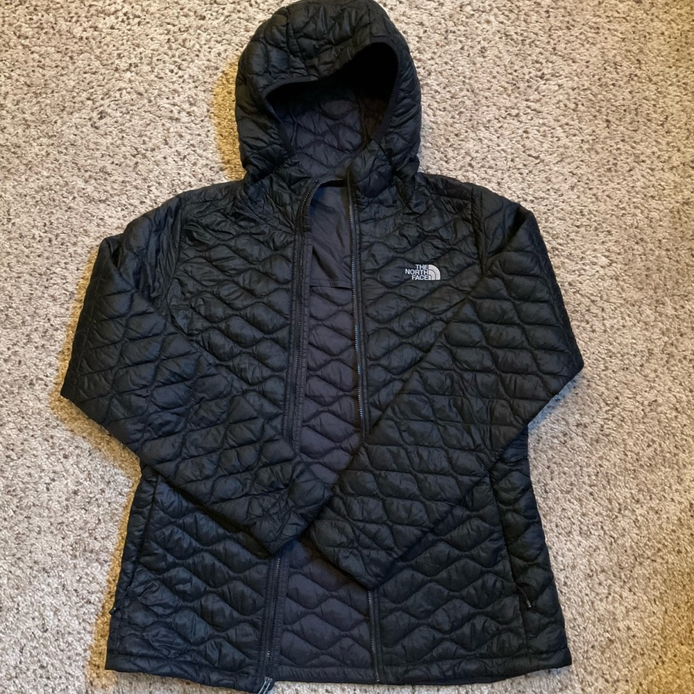 The North Face Hooded Thermoball Size Medium Black